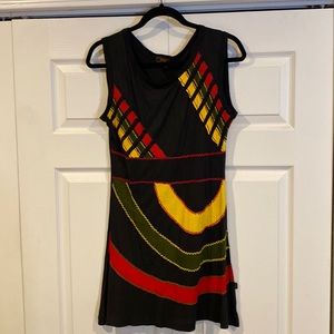 Sleeveless 100% cotton scoop neck short dress with bright stitching detail